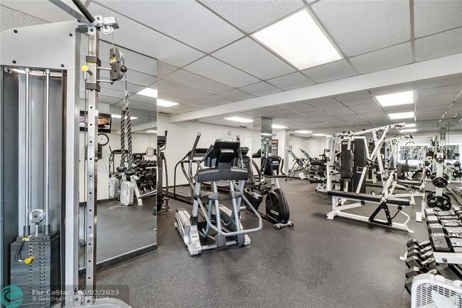 Building Photo - 2715 N Ocean Blvd