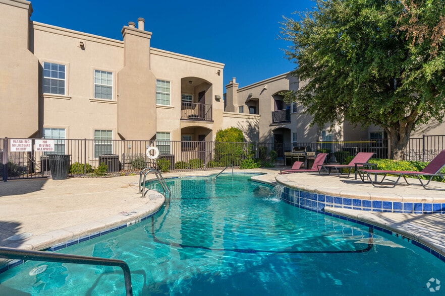 Pool - Summerstone Elite Apartment Homes