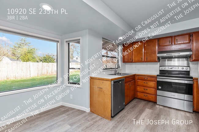Building Photo - 10920 SE 235th Pl