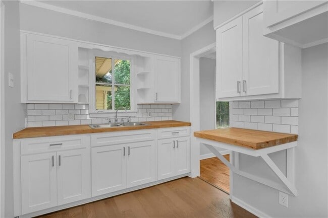 Building Photo - 4805 Chaudron Dr