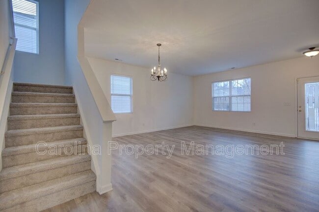 Building Photo - 421 Garden Grove Rd