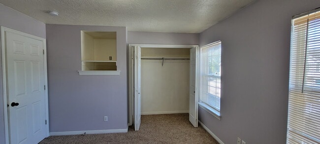 Building Photo - 1065 S 810 E