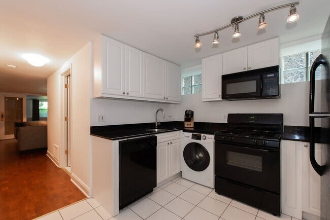 Building Photo - 1633 N North Park Avenue