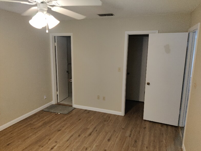 Building Photo - 5461 Placid Lakes Blvd