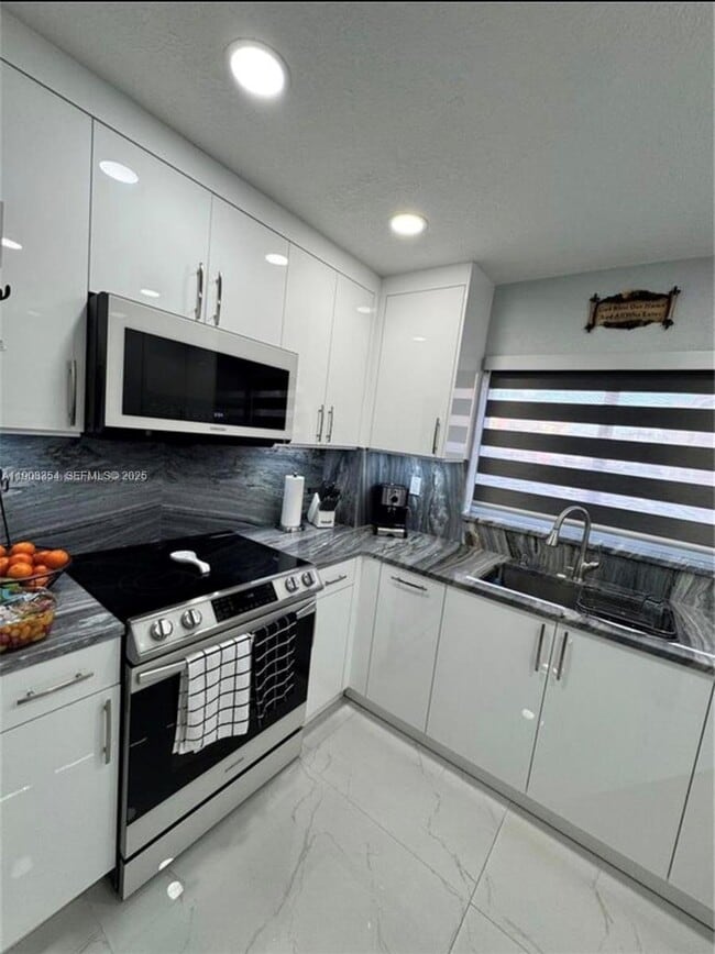 Building Photo - 12663 NW 8th Way