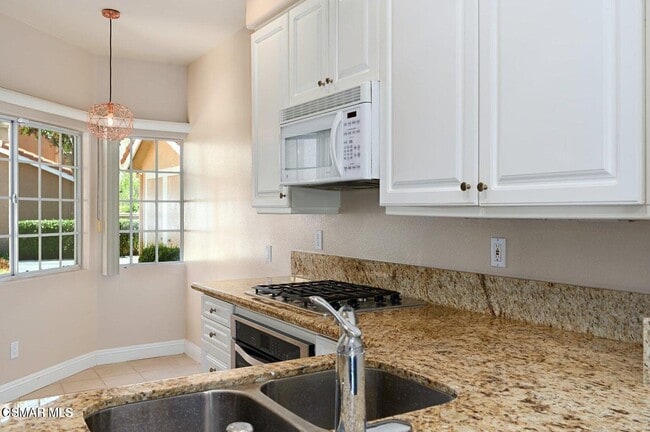Building Photo - 4827 La Vella Dr
