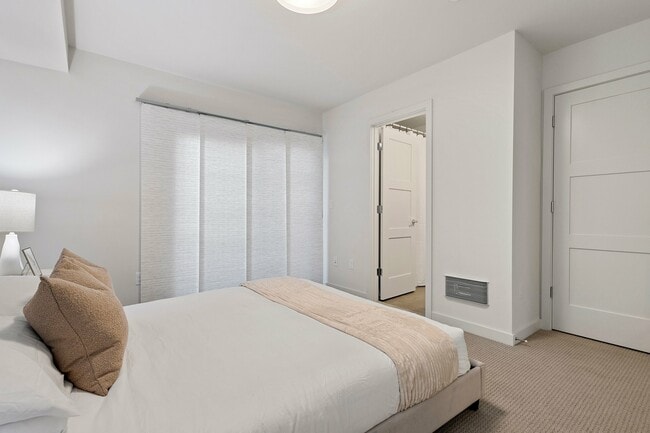 Building Photo - 18007 3rd Ave NE