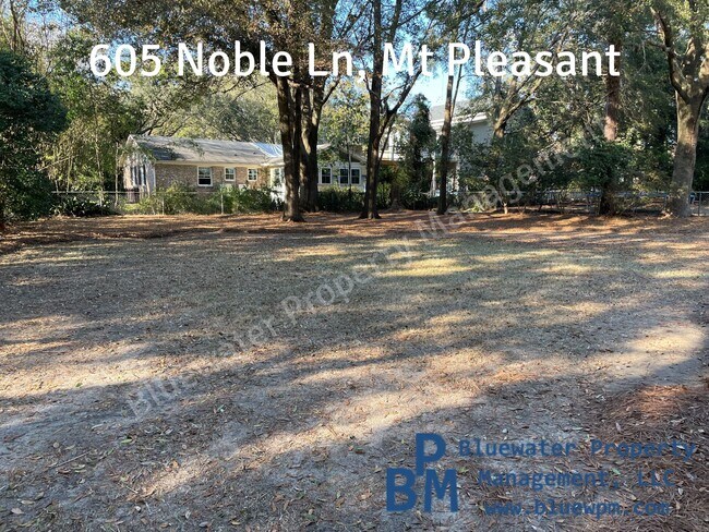 Building Photo - 605 Noble Ln