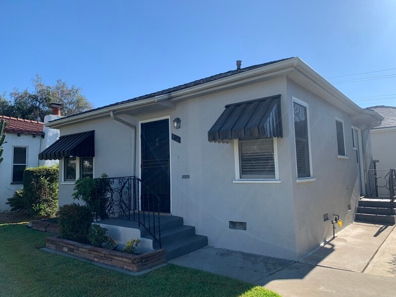 Cottage Exterior - 318 N Bushnell Ave