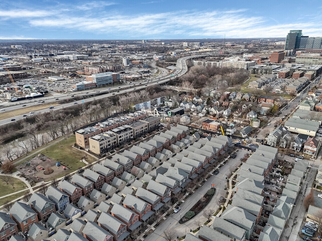 Building Photo - 1061 Harrison Park Pl