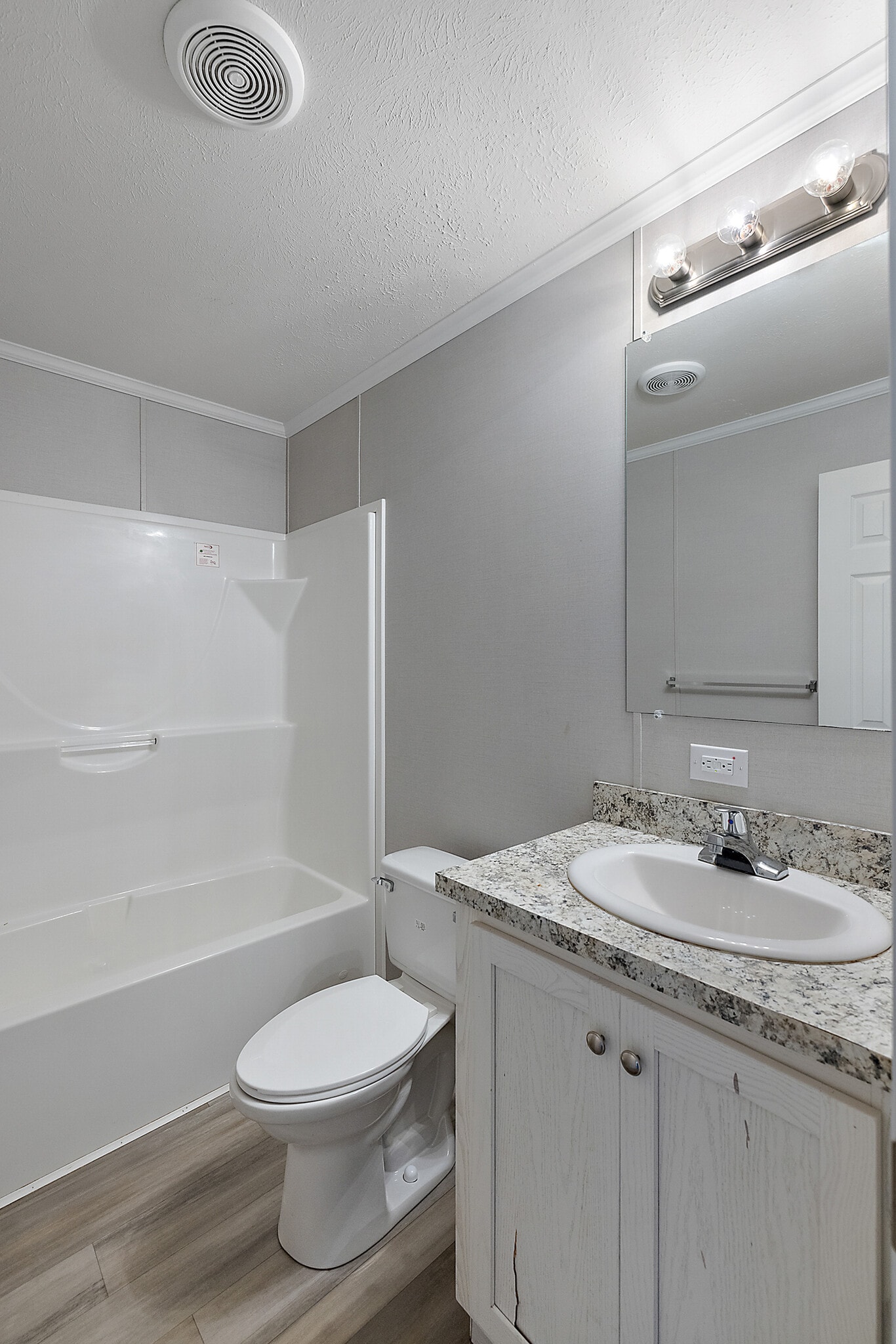 Building Photo - 4418 E Daisy Ln