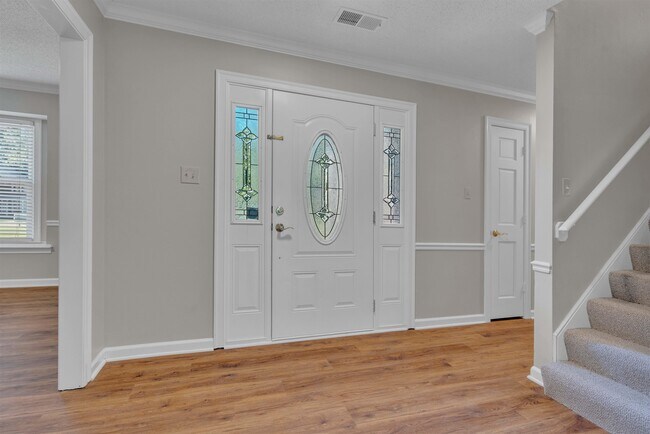 Building Photo - 636 N Fox Chase Cove