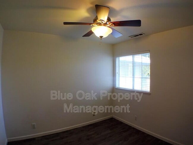 Building Photo - 54 Glenshire Ln