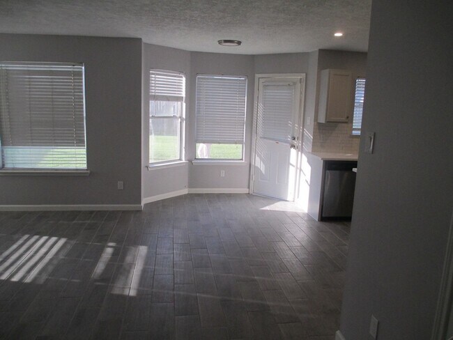 Building Photo - 16714 Cheshire Pl Dr