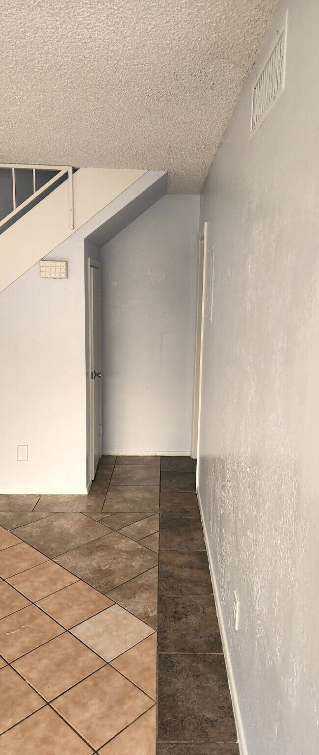 Building Photo - Prime Mesa Location with Community Pool & Strong Rental Appeal