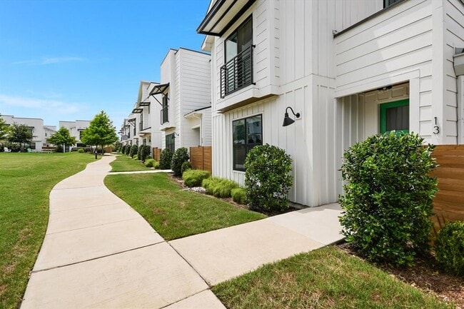 Building Photo - 7601 Cooper Ln