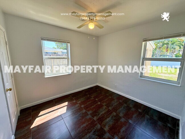 Building Photo - 1642 NW 13th Ct