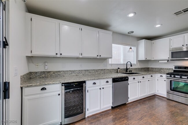 Building Photo - 6341 W Haleh Ave