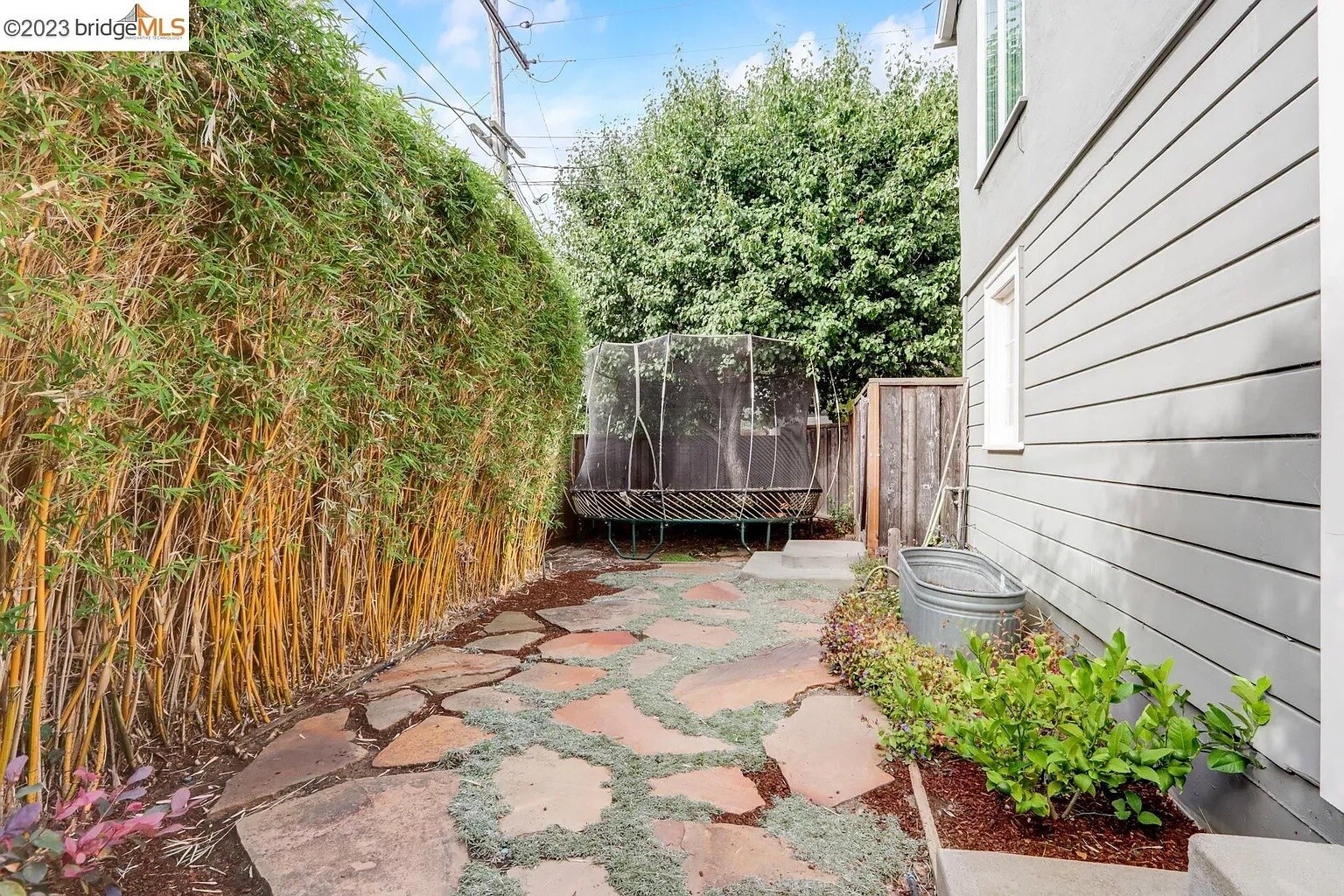 Side yard - 2 Morrill Ct