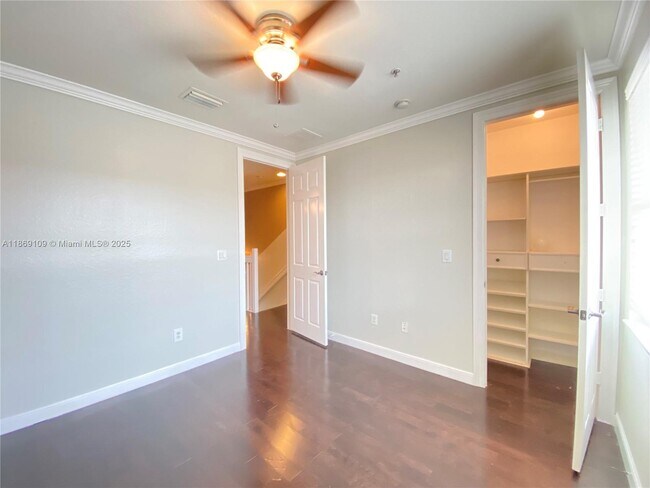 Building Photo - 770 Millbrae Ct