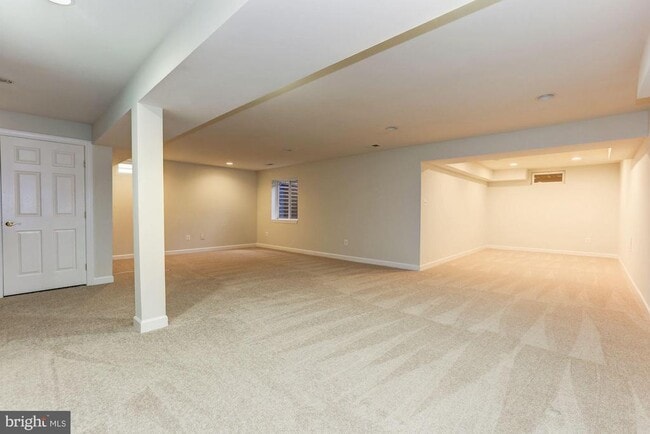 Building Photo - 2705 Mae Wade Ave