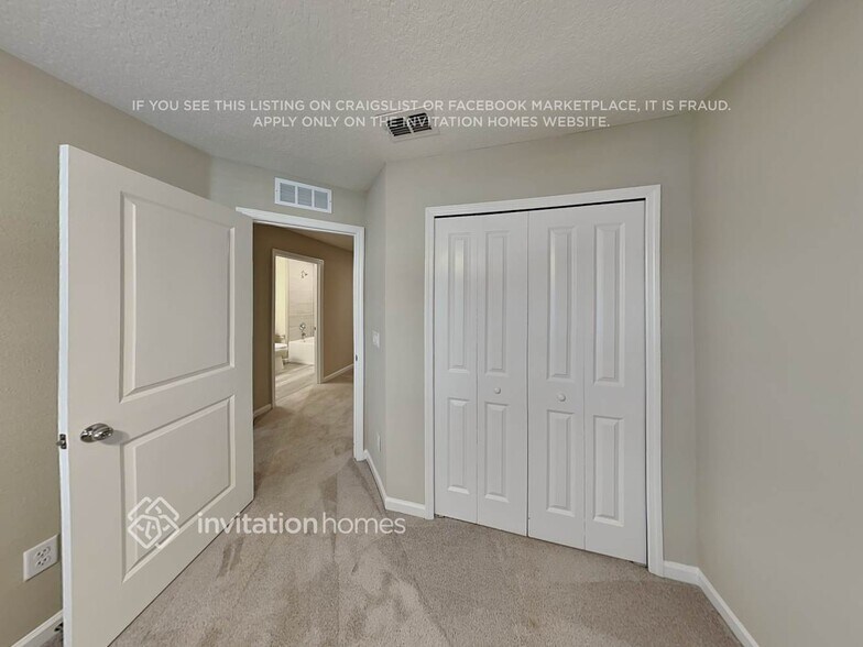 Building Photo - 13289 Shore Grass Dr