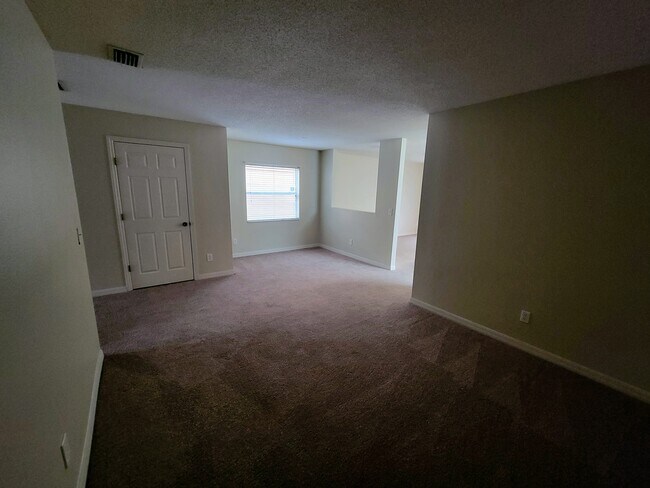 Building Photo - Winding River