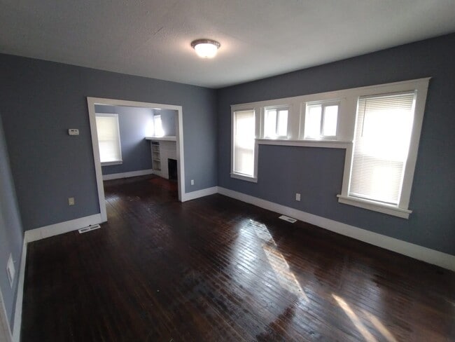 Building Photo - 2474 Fullerton Ave