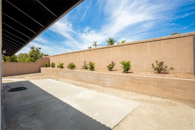 Building Photo - 10638 Grandview Dr