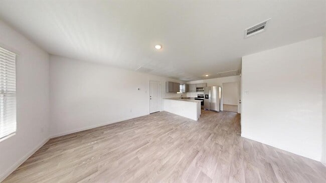 Building Photo - 16763 N Marie Vlg Dr