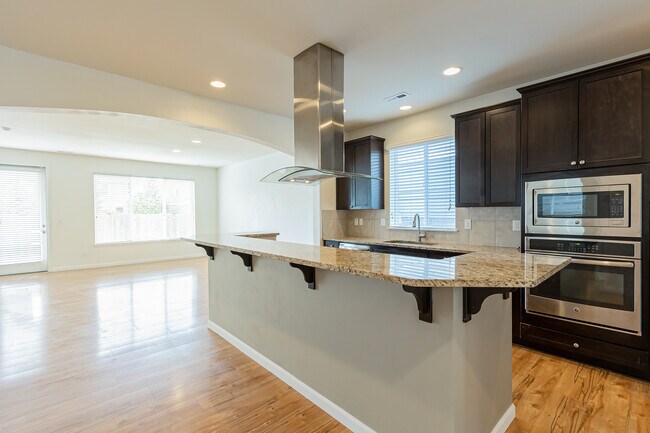 Building Photo - 1124 27th St NW