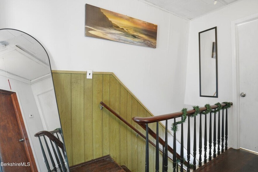 Building Photo - 9 Lincoln St