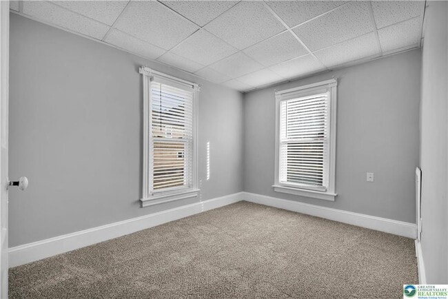 Building Photo - 321 W Babbitt Ave