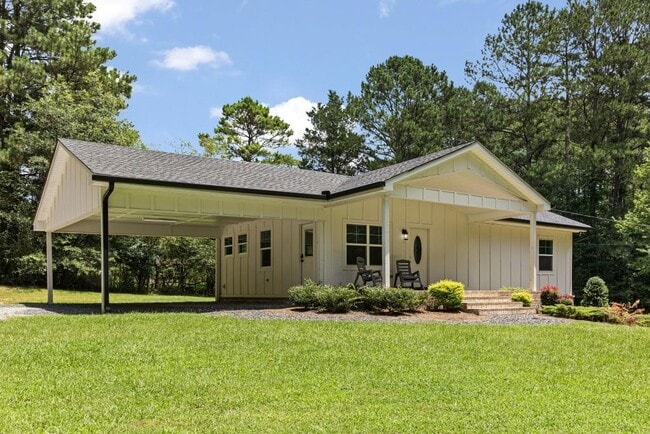 Primary Photo - 11865 Hamilton Rd