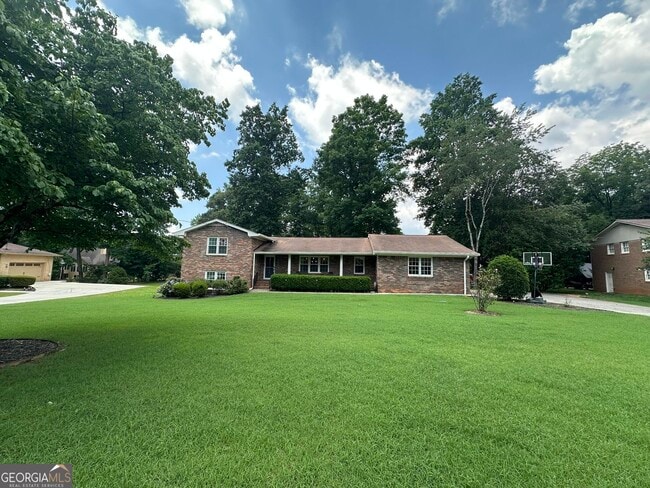 Building Photo - 2653 Club Valley Dr NE