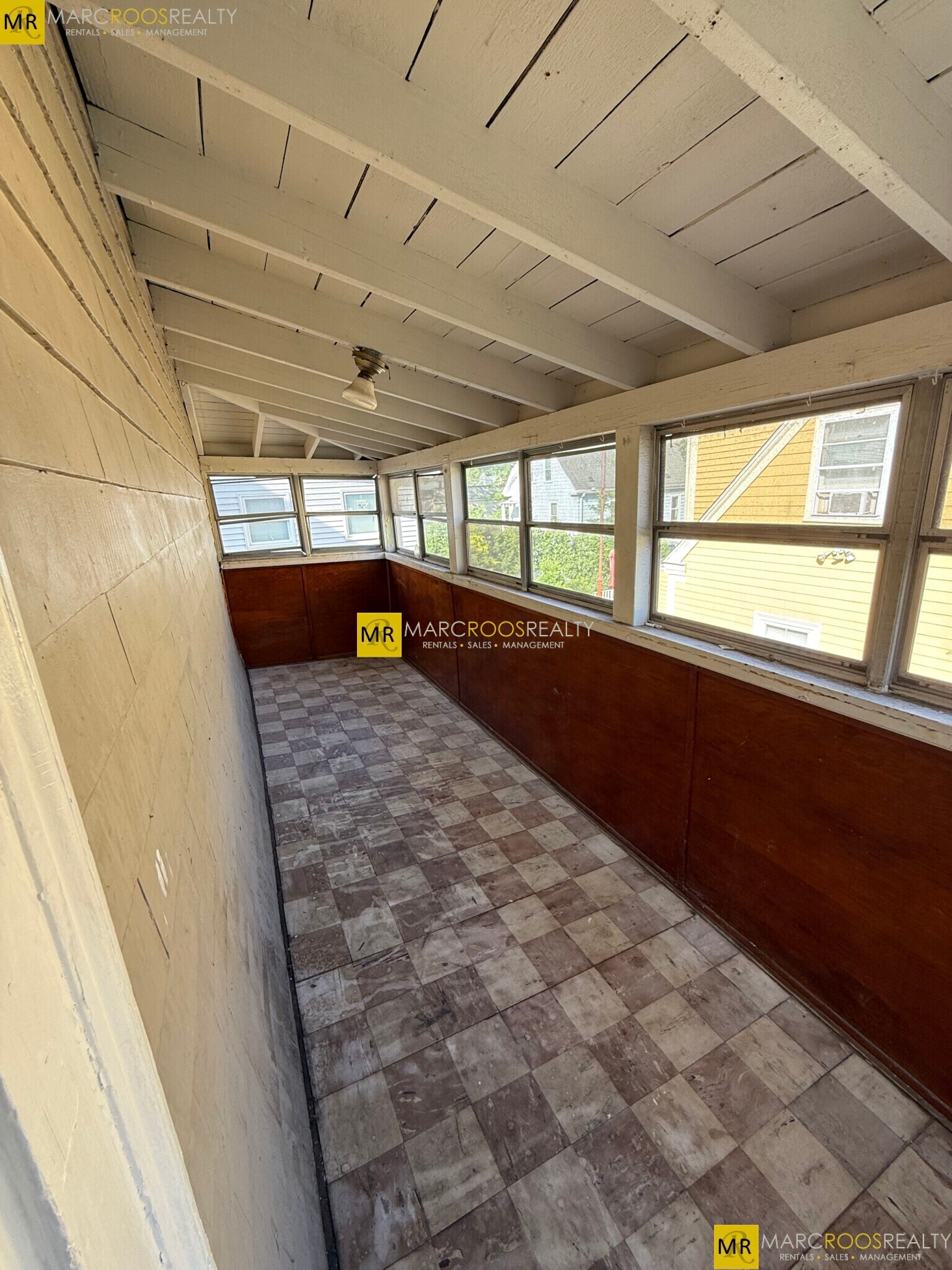 Building Photo - 68 Willow Ave