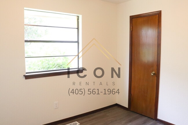 Building Photo - 3820 Southwind Ct