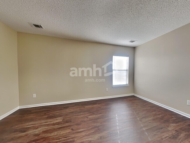 Building Photo - 2030 Clipstone Dr