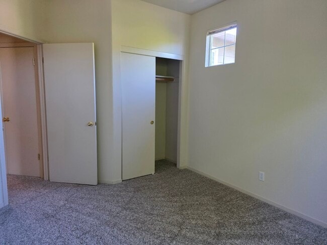 Building Photo - 2412 Summercreek Dr