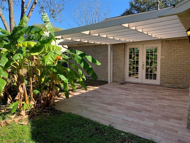 Building Photo - 434 Gentilly Dr