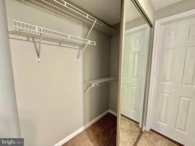 Building Photo - 949 Angel Valley Ct