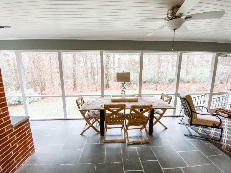 Building Photo - 3814 Churchill Cir