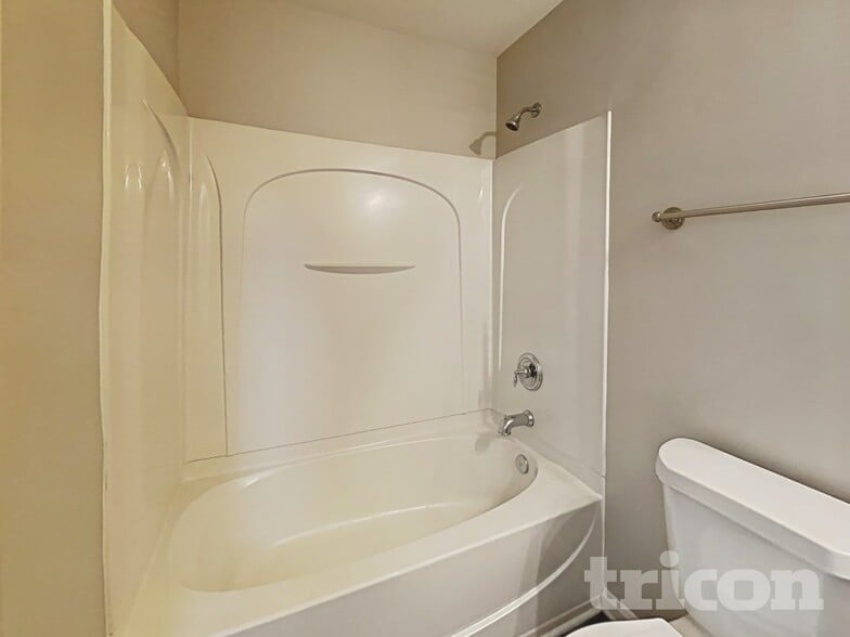 Building Photo - 5213 Hildreth Court