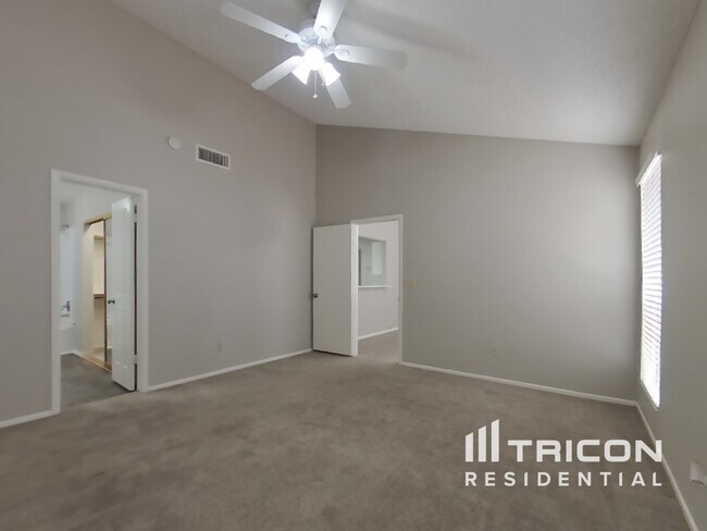 Building Photo - 9607 N 88th Dr