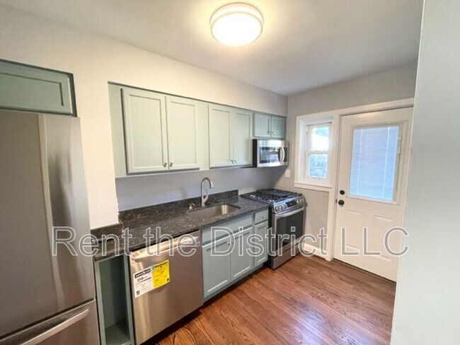 Building Photo - 4710 8th St NE