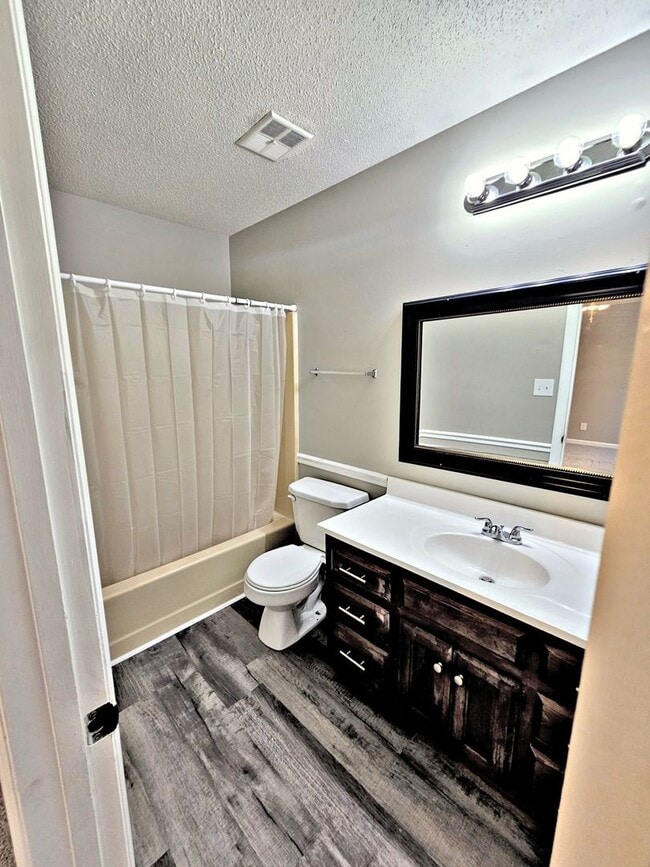 Building Photo - 3BR TOWNHOUSE FOR RENT - DECATUR SW