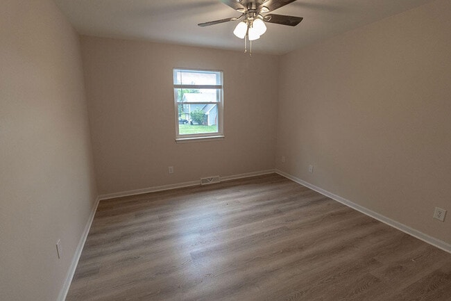 Building Photo - 1915 Mirtle Grove Ct