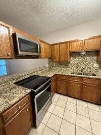 Building Photo - 2414 Longview St