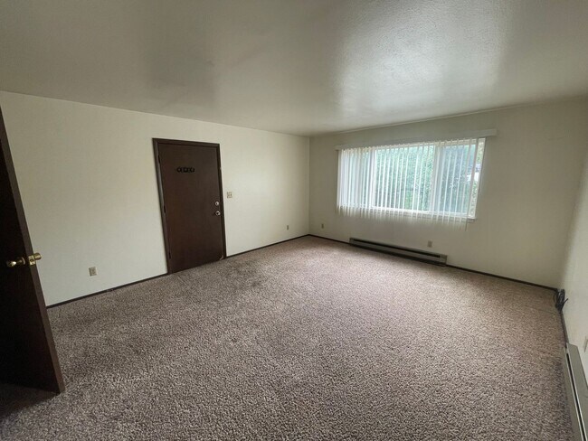 Building Photo - Convenient Florida Road Condo
