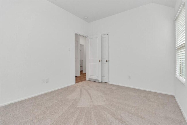 Building Photo - 2916 Cordova Hl Dr